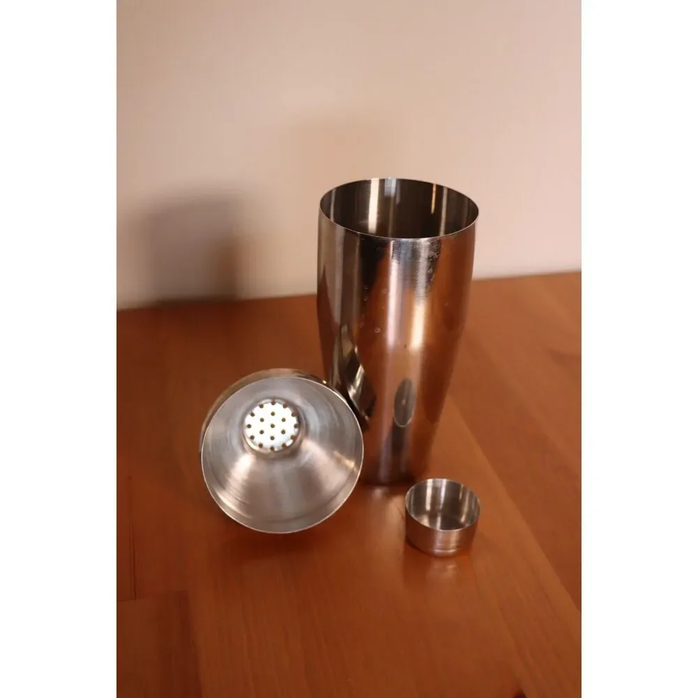 Stainless Steel Cocktail Shaker Metallic Bar Shaker